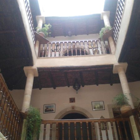Riad Arambys Szavíra Kültér fotó