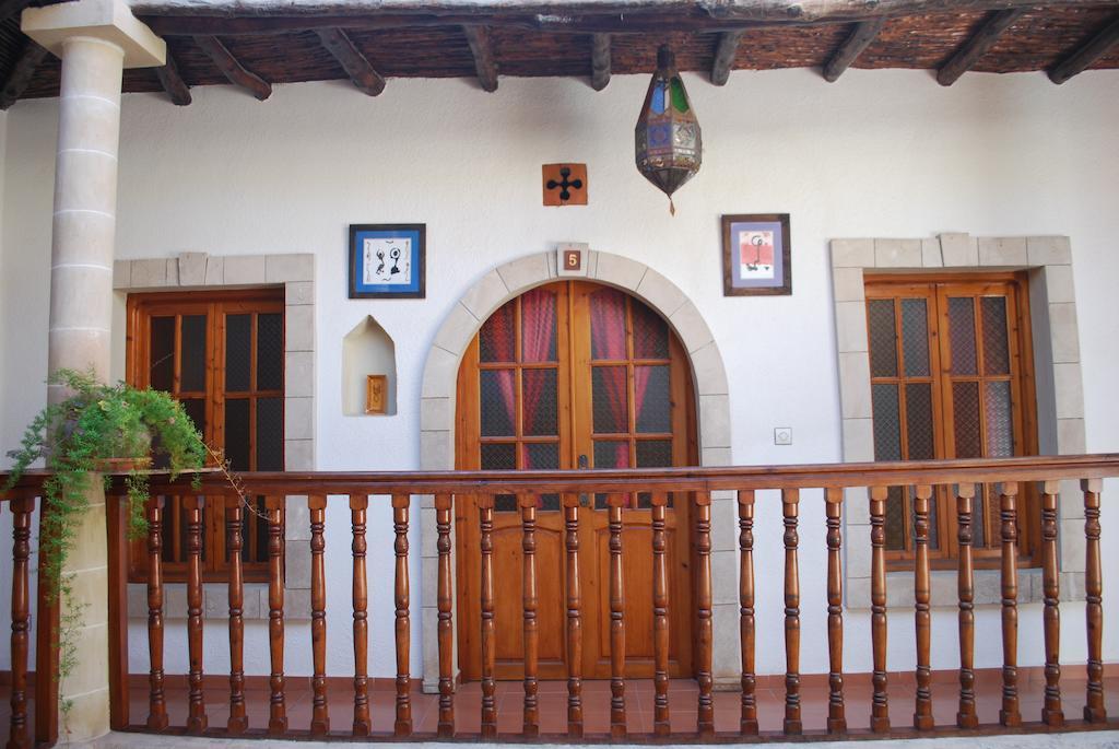 Riad Arambys Szavíra Kültér fotó